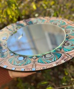 Alternative view of Oglindă